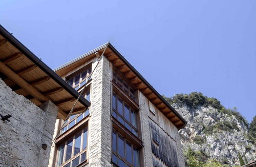 Tignale Apartment | Rustically furnished studio with lake view and terrace