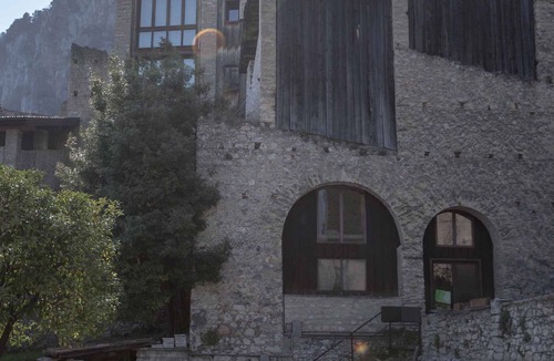 Tignale Apartment | Rustically furnished studio with lake view and terrace