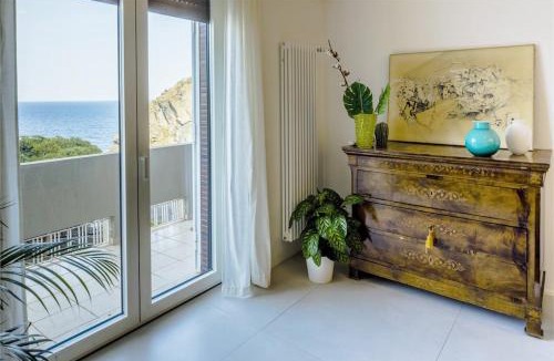 Cannizzaro Apartment | Seafront balcony Aci Castello, Private parking