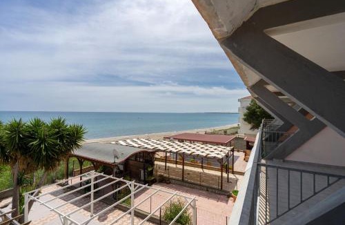Strongoli House | SEAFRONT SUITE 5 Stars - Comfortable Apartment
