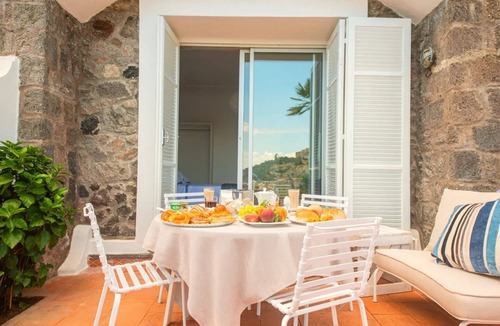 Ischia Ponte Apartment | [Seaside Luxury Flat] with mini-pool and breathtaking sea view