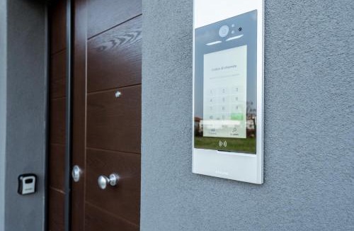Canegrate House | Silvia's Luxury Suites by RentMax
