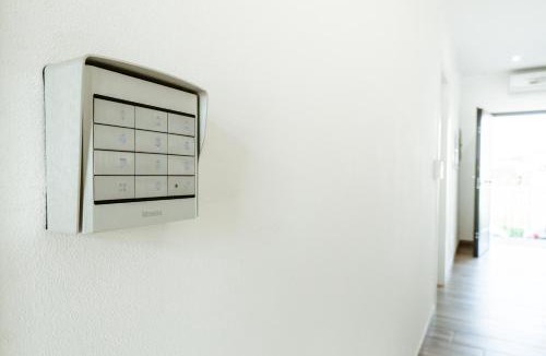 Canegrate House | Silvia's Luxury Suites by RentMax