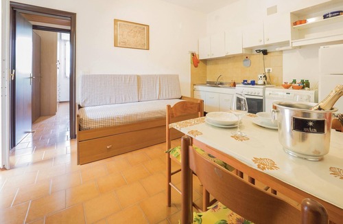 Porto Garibaldi Apartment | Simple and practical apartment in a property with elevator in the center of Porto Garibaldi.