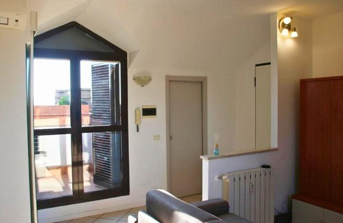 Melzo Apartment | Skyline Penthouse with AC