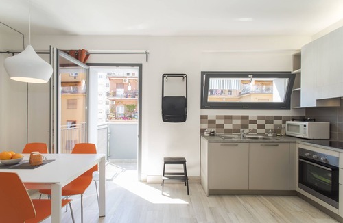 Universita Apartment | SkyTower - The Right Space