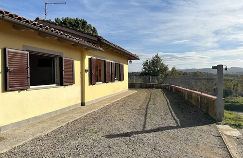 Terranuova Bracciolini Villa | Small villa in the woods between Florence Arezzo and Siena