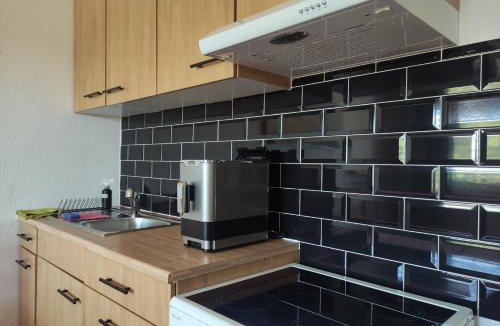 Reute Apartment | Sonniges Studio mit Aussicht