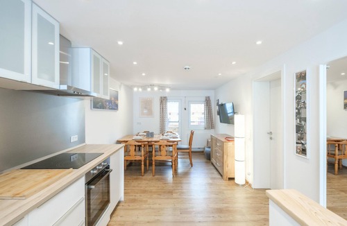 Schonbach Apartment | Spacious apartment with private terrace