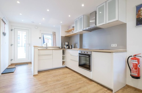 Schonbach Apartment | Spacious apartment with private terrace