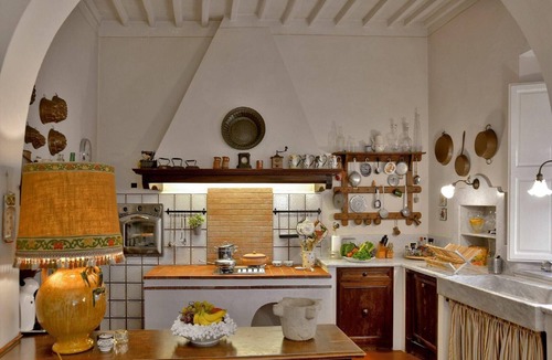Lari Apartment | Spacious Mansion, Casciana