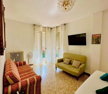 Malgrate Apartment | Spacious, minimalist, chic "Maison de Fleurs"