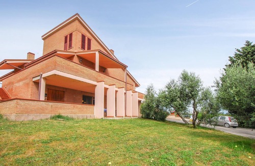 Civitanova Alta House | Spacious villa with large veranda and near the beach.