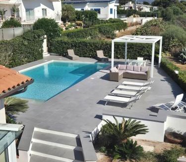 Terrasini Villa | Splendida Villa con vista mozzafiato e piscina