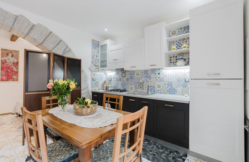 Calatafimi Apartment | Studio Apartment 'Flat Calatafimi Segesta' with Wi-Fi and Air Conditioning