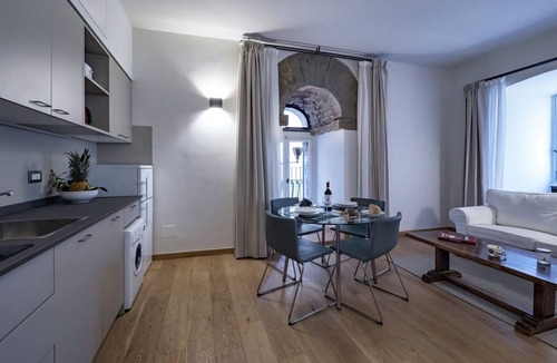Oltrarno Apartment | Studio apartment in the Tower near the ponte Vecchio
