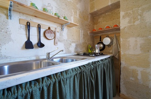 L'Assunta Apartment | Studio "La Casa Di Marta" with Shared Garden and Wi-Fi