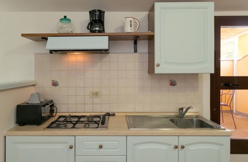 Cecina Apartment | Studio 'Podere Nuti - L'Eccezione' with Shared Pool and Air Conditioning
