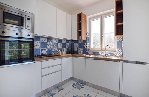 Laureana Cilento Apartment | Stunning apartment in Laureana Cilento with WiFi