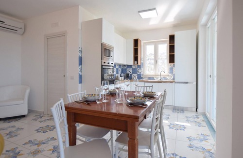 Laureana Cilento Apartment | Stunning apartment in Laureana Cilento with WiFi