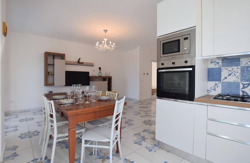 Laureana Cilento Apartment | Stunning apartment in Laureana Cilento with WiFi