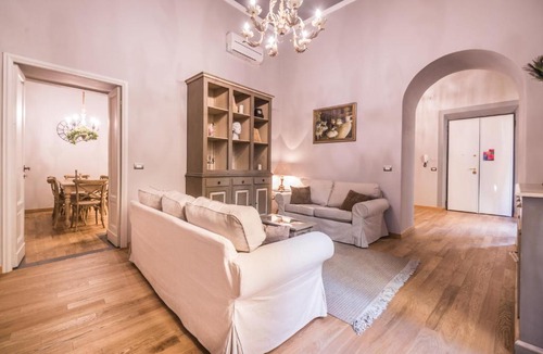 Duomo Apartment | Stunning Apt 5min Walk to Duomo