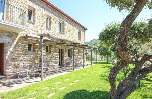 Perdifumo House | Stunning home in Perdifumo with house a panoramic view