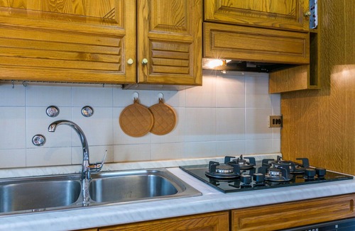 Vada House | Stunning private villa for 4 people with WIFI, A/C, TV, patio and pets allowed