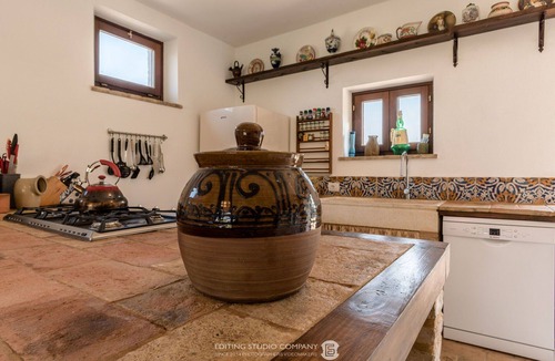 Montegiorgio Villa | Stunning private villa for 14 people with A/C, WIFI, private pool, TV and panoramic view