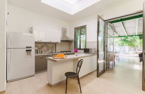 Specchiolla Villa | Stunning private villa for 5 people with A/C, TV and veranda, close to Ostuni