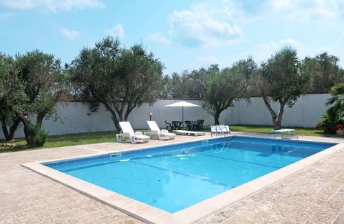 Martignano Villa | Stunning private villa for 6 people with WIFI, A/C, private pool, TV, terrace and pets allowed