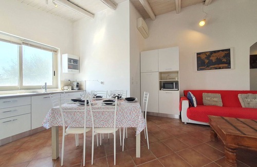 Reitani Villa | Stunning private villa for 6 people with WIFI, A/C, TV, terrace and pets allowed