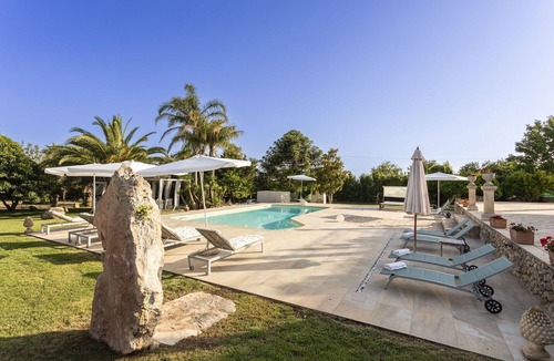 Casa Papa Villa | Stunning private villa for 6 guests with private pool, WIFI, A/C, TV and terrace