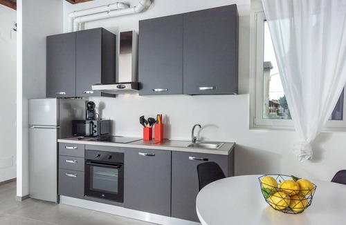 Carpenzago Apartment | Suite apartment on Naviglio Castel view with balcony