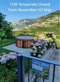 Ravello House | Suite Lia - Private Room with garden and tub close to Villa Eva e Cimbrone, Ravello