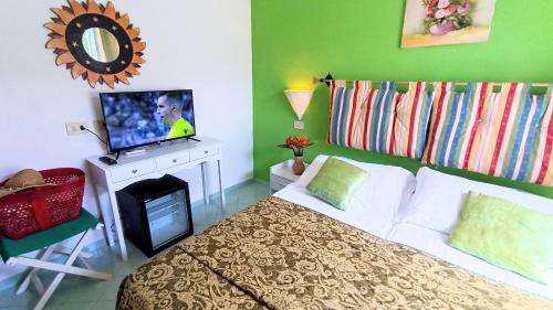 Forio Bed & Breakfast | Summer Vibes B&B