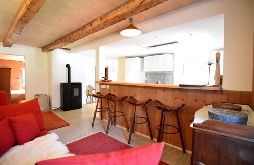 Riom-Parsonz Condo | Tgesa Pasch – Alpine flat with castle & mountain views near Savognin