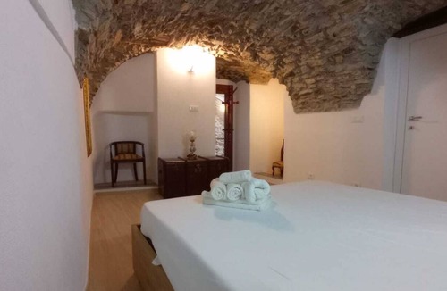 Apricale Apartment | The cave, medieval village between history and Art