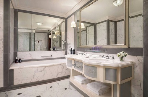 Santa Maria Novella Hotel | The St. Regis Florence