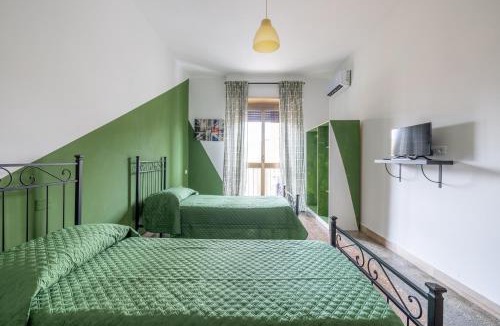 San Lorenzo Apartment | Three large bedrooms for six people Rome downtown apartment