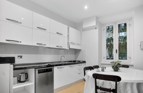Rione II Trevi Apartment | TreasureRome - Spanish Steps Family Home