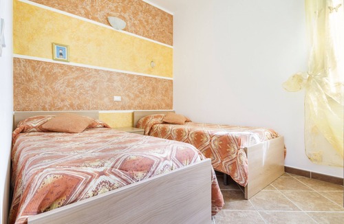 Campofelice di Roccella Villa | Triple Room with Terrace 2nd floor Via S.Cipolla 3