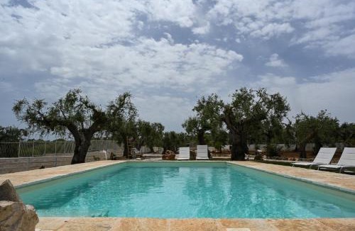 Castellana Grotte Apartment | Trulli Lisanna - Luxury Trulli Estate with Pool
