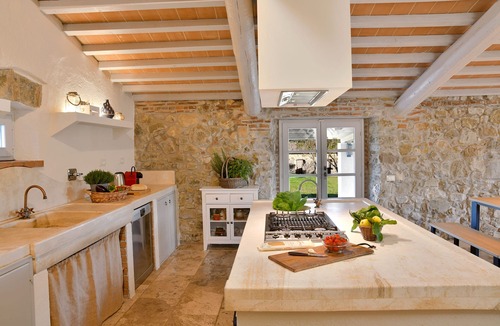 Monteverdi Marittimo House | Tuscan farmhouse with pool