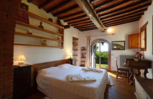 Ferretto House | Typical rustic farmhouse with swimming pool