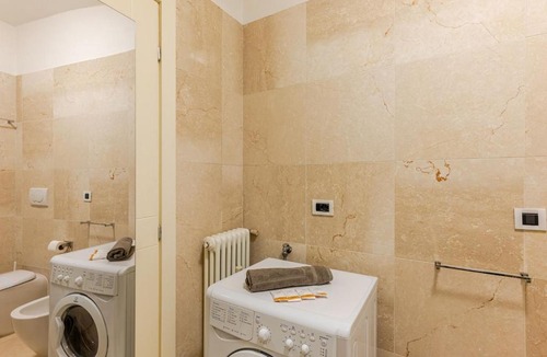 Historic Centre Apartment | Urban Oasis Suite Design & Comfort in Ponti Romani