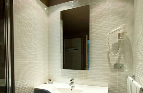 Bari City Centre Hotel | VICTOR HOTEL