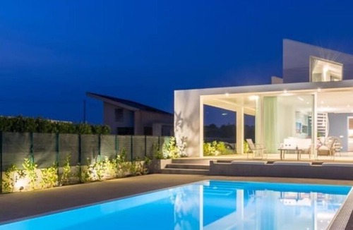 Ragusa Villa | Villa Arillà: pool, padel, sea and relaxation