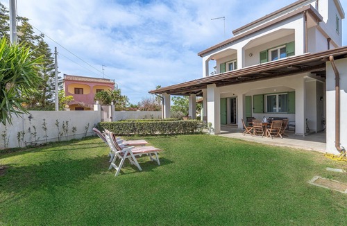 Fontane Bianche Villa | Villa 'Benedetta' with Sea View, Wi-Fi and Air Conditioning