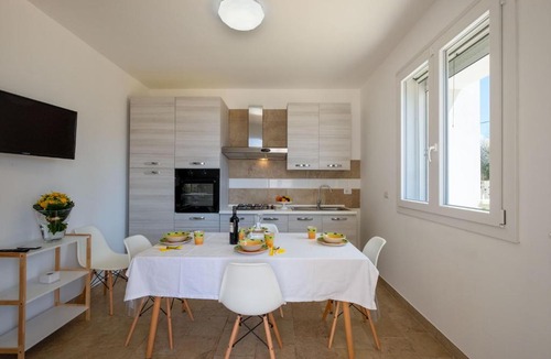 Torre Pali Apartment | Villa Bianca